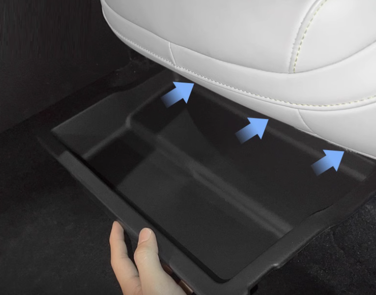 Xpeng G6 | Opbevaringsbakke til sæderne vores specialdesignede opbevaringsbakke, der smart passer under fører- og passagersæderne.