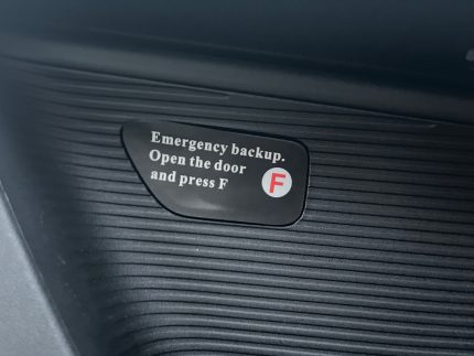 Xpeng G6 | Eksklusive Sikkerhedsmærkater til Nødåbning af Døre