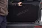 Umates bagagerumsmåtte med nem adgang til nederste opbevaringsrum i bilens bagagerum