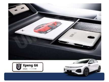 Opbevaringsindsats til Xpeng G6 2023 og nyere årgange med skridsikker overflade, der holder indhold stabilt under kørsel